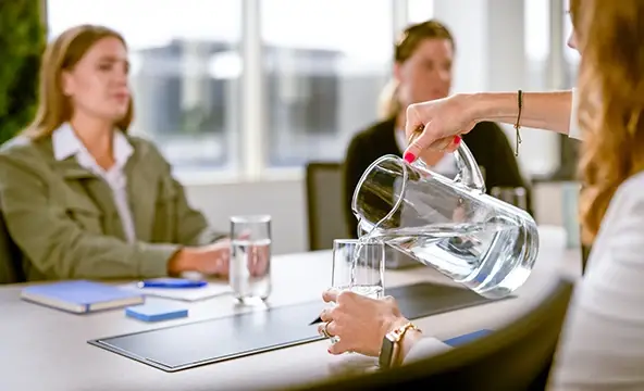 <img width="200" alt="Reasons business office glass water 2" src="https://www.culligan.it/wp-content/themes/culligan-emea/img/four-reasons-module//reasons-business-office-glass-water-2.webp" /> Reasons business office glass water 2