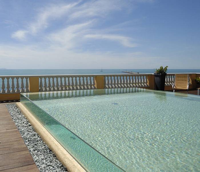 Chiusura della piscina con prodotti Culligan