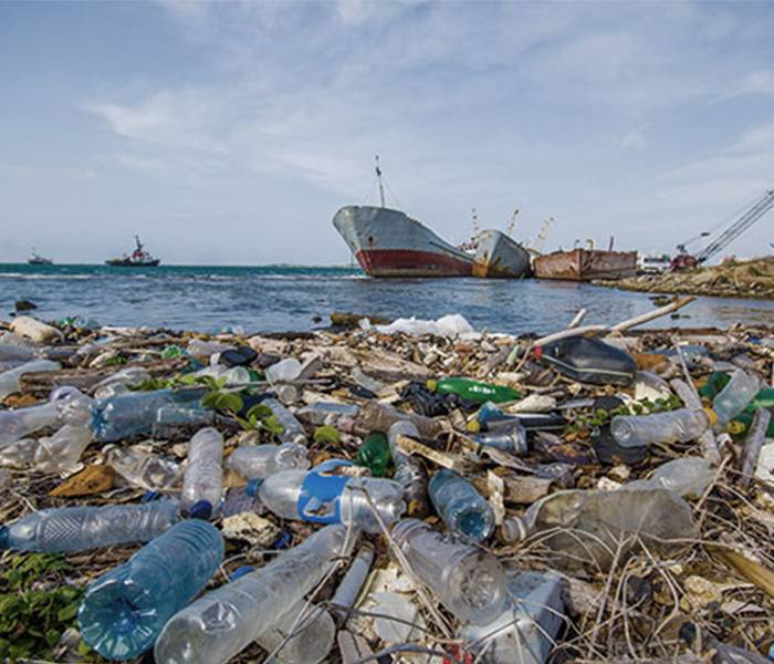 impatto ambientale della plastica: la produzione e lo smaltimento