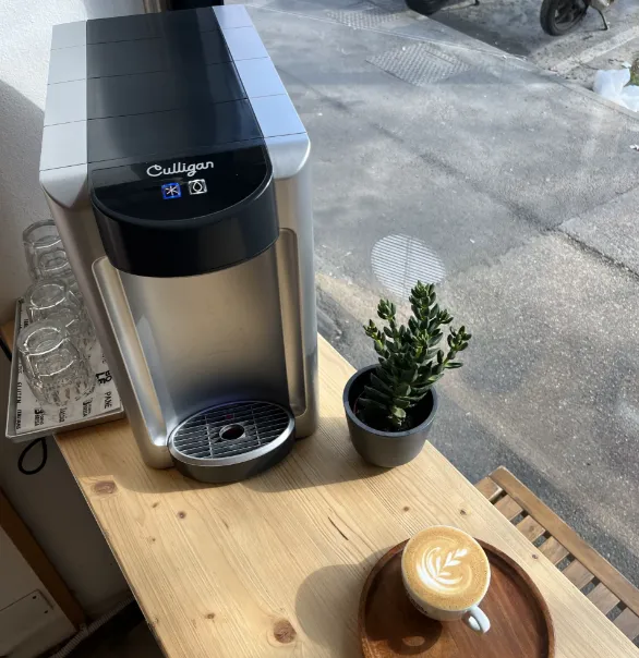 distributore acqua bar